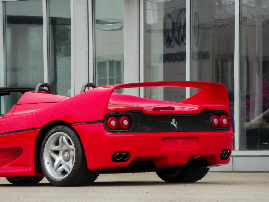 Детали экстерьера Ferrari F50 1995 года  (фото 8 из 60)